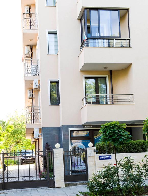 Ddenko Apartment ブルガス エクステリア 写真