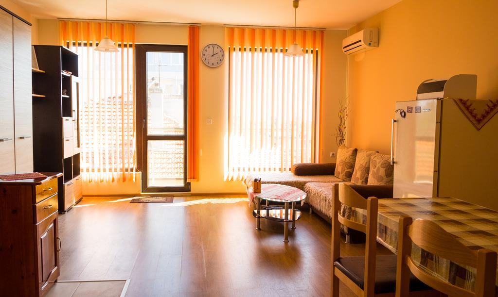 Ddenko Apartment ブルガス エクステリア 写真